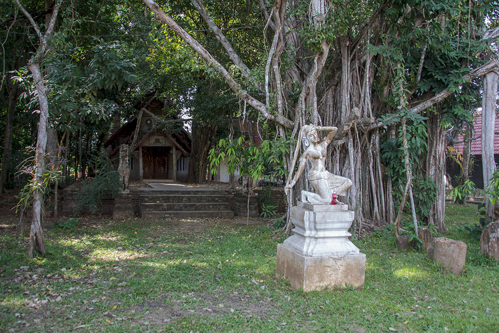 Wat Salaeng Huai O