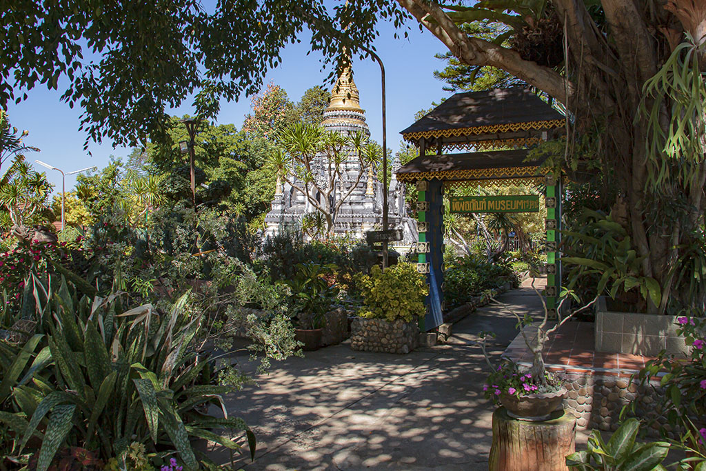 Wat Mae Chedi, Lode Engelen