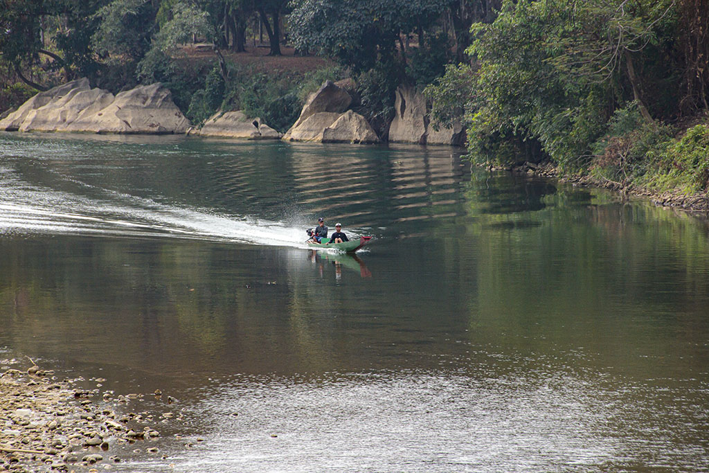 Vang Vieng, Lode Engelen