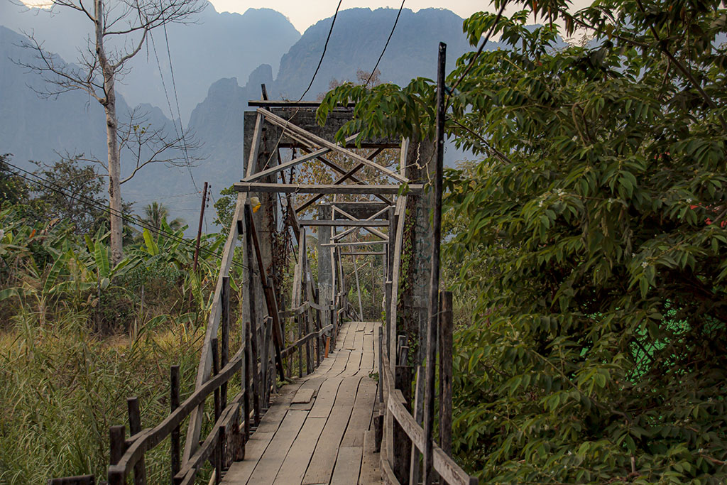 Vang Vieng, Lode Engelen