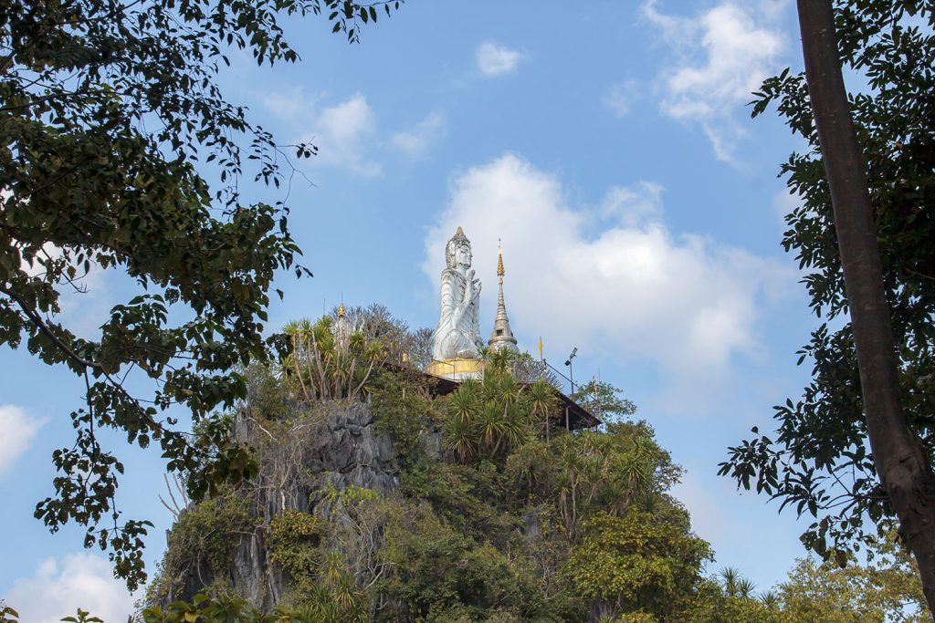 Wat Tham Suk Kasem Sawan