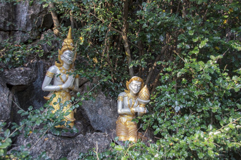 Wat Tham Suk Kasem Sawan