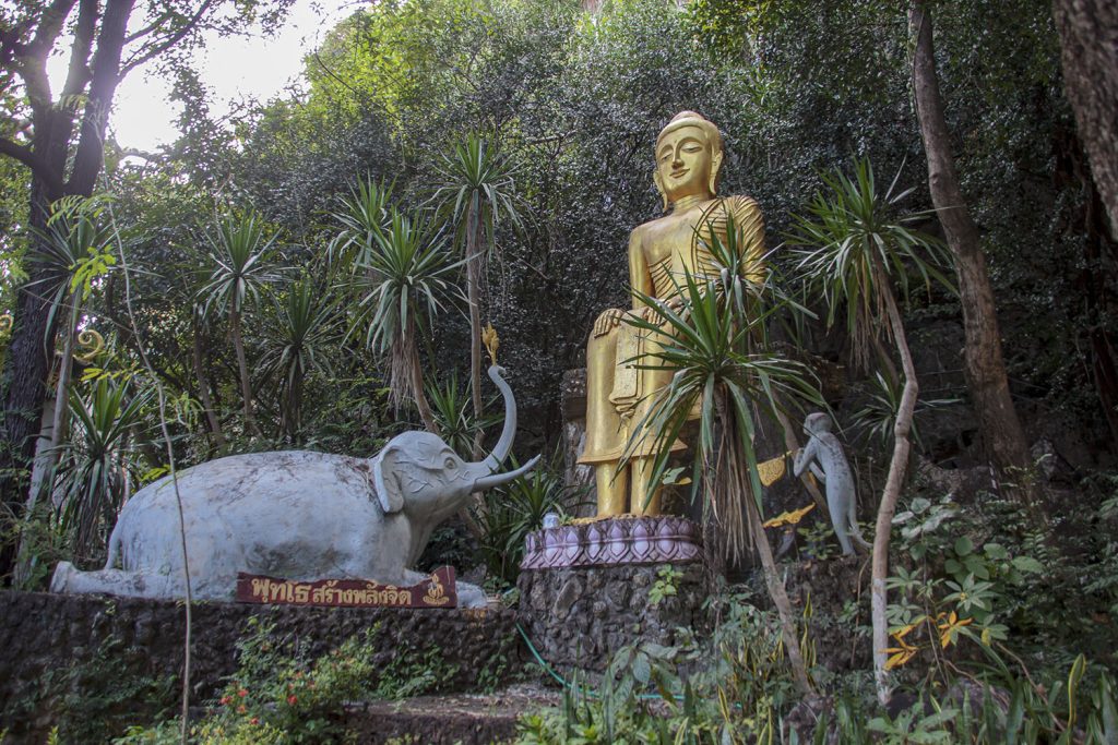 Wat Tham Suk Kasem Sawan