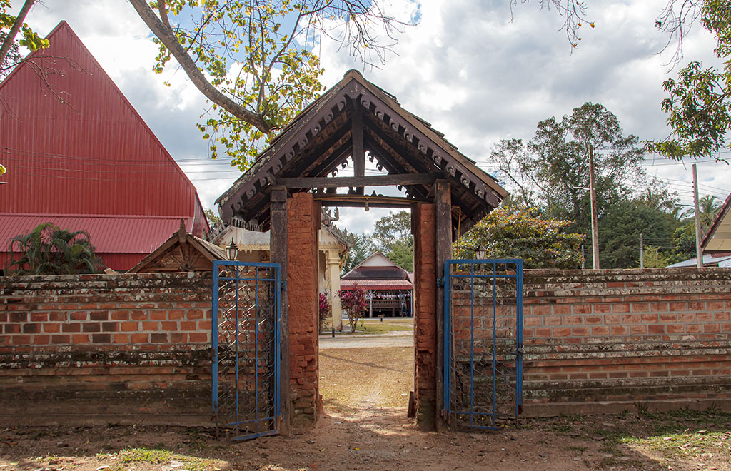 Wat Pho Chai Na Puang