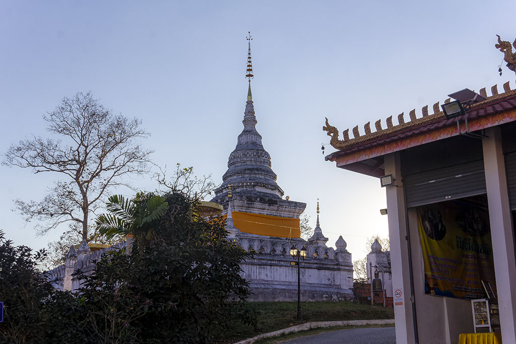 Wat Phra That Khao Noi